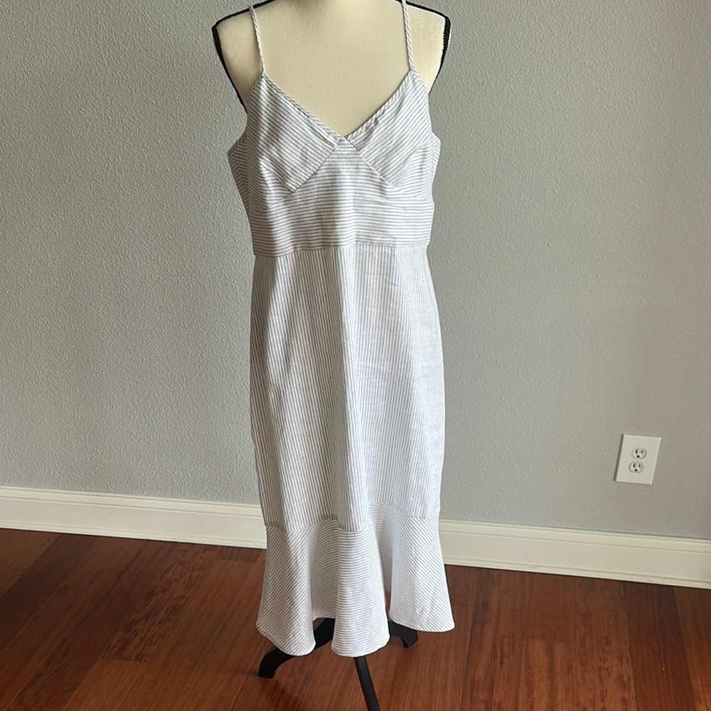 NWT Banana Republic White and Gray Striped Dress